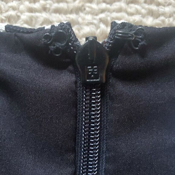 Kasper Black and Ivory Sleeveless Dress - Picture 4 of 5